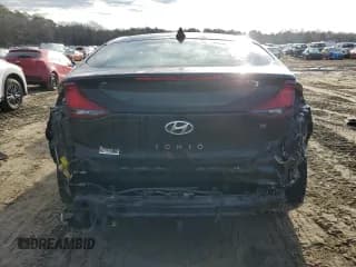 ✅ 2022 Hyundai Ioniq Blue • VIN: KMHC65LC7NU284530 • Lot: 42406775. Wystawiony na Copart z przebiegiem 98 141 mil. Bezpłatny archiwum sprzedaży aukcyjnych z USA i szczegółowy raport historii pojazdu na DreamBid. Zdjęcie 6.