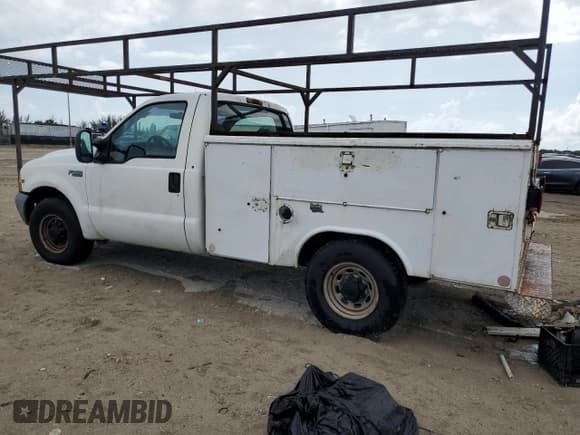 ✅ 1999 Ford F-250 XL • VIN: 1FTNF20L3XEA65075 • Lot: 61833755. Listed on Copart with 311,311 mi. Free auction sales archive from the USA and detailed vehicle history report at DreamBid. Image 2.
