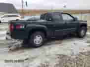 2008 Chevrolet Colorado 2LT z VIN 1GCDT49E888211913, wystawiony jako Copart lot #44118765 z przebiegiem 166 614 mil mil oraz Czysty tytuł • Clean title. Historia ofert i sprzedaży dostępna na DreamBid. Obrazek 3.