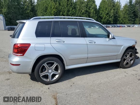 ✅ 2013 Mercedes-Benz GLK 250 • VIN: WDCGG0EB4DG105216 • Lot: 67274165. Wystawiony na Copart z przebiegiem 81 166 mil. Bezpłatny archiwum sprzedaży aukcyjnych z USA i szczegółowy raport historii pojazdu na DreamBid. Zdjęcie 3.
