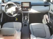 ✅ 2024 Toyota Corolla Cross L • VIN: 7MUAAAAG8RV101872 • Lot: 52516025. Wystawiony na Copart z przebiegiem 16 898 mil. Bezpłatny archiwum sprzedaży aukcyjnych z USA i szczegółowy raport historii pojazdu na DreamBid. Zdjęcie 8.