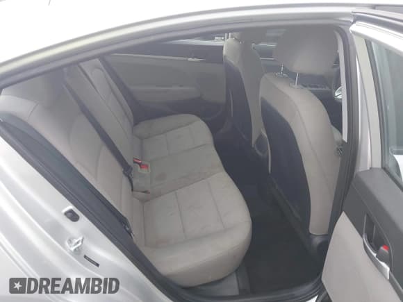 ✅ 2019 Hyundai Elantra SE • VIN: 5NPD74LF2KH474221 • Lot: 42503083. Listed on IAAI with 134,271 mi. Free auction sales archive from the USA and detailed vehicle history report at DreamBid. Image 8.