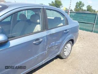 ✅ 2007 Chevrolet Aveo LS • VIN: KL1TD56697B132240 • Lot: 43153832. Wystawiony na IAAI z przebiegiem 92 394 mil. Bezpłatny archiwum sprzedaży aukcyjnych z USA i szczegółowy raport historii pojazdu na DreamBid. Zdjęcie 6.