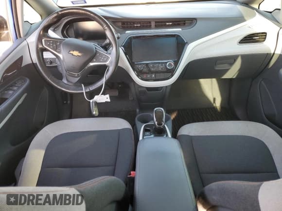 ✅ 2019 Chevrolet Bolt EV LT • VIN: 1G1FY6S05K4108010 • Lot: 84307754. Wystawiony na Copart z przebiegiem Nie podano. Bezpłatny archiwum sprzedaży aukcyjnych z USA i szczegółowy raport historii pojazdu na DreamBid. Zdjęcie 8.