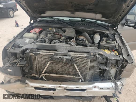 ✅ 2006 Chevrolet Silverado 2500HD LT1 • VIN: 1GCHC23D86F176983 • Лот: 44732465. Опубликован ранее на Copart с пробегом 223 649 миль. Бесплатный доступ к архиву аукционных продаж из США и подробный отчёт об истории автомобиля на DreamBid. Изображение 11.