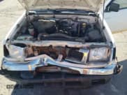 ✅ 2000 Nissan Frontier XE • VIN: 1N6DD21S9YC359419 • Лот: 90317195. Опубликован ранее на Copart с пробегом 106 535 миль. Бесплатный доступ к архиву аукционных продаж из США и подробный отчёт об истории автомобиля на DreamBid. Изображение 11.