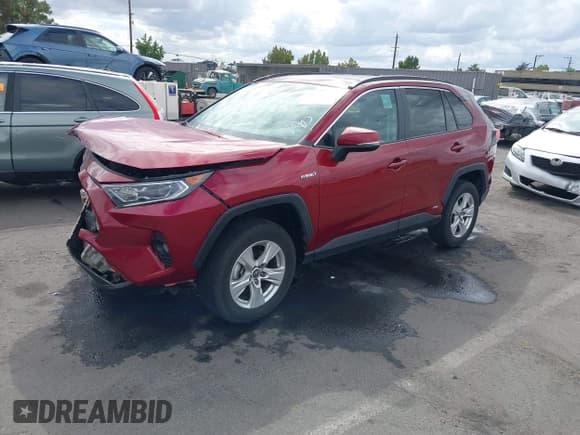 ✅ 2021 Toyota RAV4 Hybrid XLE • VIN: 2T3R6RFV0MW004046 • Lot: 43348453. Wystawiony na IAAI z przebiegiem 57 368 mil. Bezpłatny archiwum sprzedaży aukcyjnych z USA i szczegółowy raport historii pojazdu na DreamBid. Zdjęcie 18.
