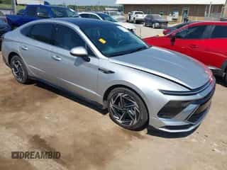 2025 Hyundai Sonata SEL Convenience with VIN KMHL14JA7SA458961, listed as a IAAI auction lot 43217771 with 9,031 mi miles and . Bid and sale history available at DreamBid. Image 1.