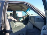 ✅ 2001 Chevrolet Suburban LS • VIN: 3GNEC16T61G284128 • Лот: 41102555. Опубликован ранее на IAAI с пробегом 198 323 миль. Бесплатный доступ к архиву аукционных продаж из США и подробный отчёт об истории автомобиля на DreamBid. Изображение 5.