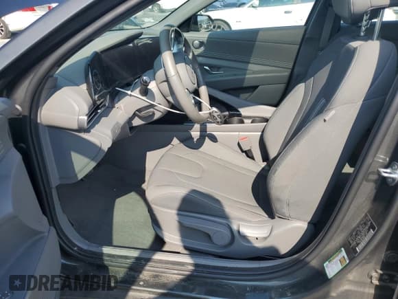 ✅ 2024 Hyundai Elantra SEL • VIN: KMHLS4DG3RU672660 • Lot: 69062105. Listed on Copart with 29,733 mi. Free auction sales archive from the USA and detailed vehicle history report at DreamBid. Image 7.