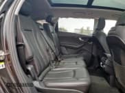 ✅ 2017 Audi Q7 Premium Plus • VIN: WA1LAAF79HD013980 • Лот: 85391015. Опубликован ранее на Copart с пробегом 155 025 миль. Бесплатный доступ к архиву аукционных продаж из США и подробный отчёт об истории автомобиля на DreamBid. Изображение 11.