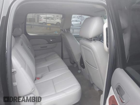 ✅ 2013 Chevrolet Silverado 1500 LTZ • VIN: 3GCPKTE79DG244621 • Lot: 43783260. Wystawiony na IAAI z przebiegiem 149 684 mil. Bezpłatny archiwum sprzedaży aukcyjnych z USA i szczegółowy raport historii pojazdu na DreamBid. Zdjęcie 8.