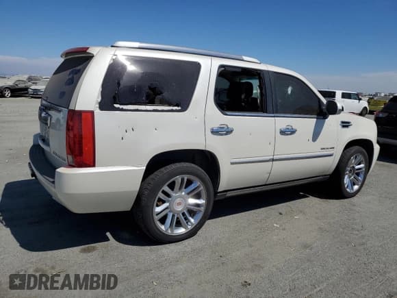 ✅ 2014 Cadillac Escalade Platinum • VIN: 1GYS4DEFXER171837 • Lot: 70947825. Listed on Copart with 139,447 mi. Free auction sales archive from the USA and detailed vehicle history report at DreamBid. Image 3.