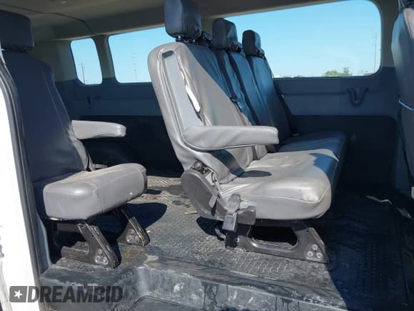 ✅ 2019 Ford Transit Passenger XL • VIN: 1FBZX2ZM8KKA75772 • Lot: 41990148. Listed on IAAI with 101,809 mi. Free auction sales archive from the USA and detailed vehicle history report at DreamBid. Image 8.