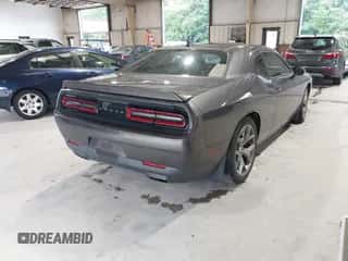 2017 Dodge Challenger SXT Plus z VIN 2C3CDZAG5HH535967, wystawiony jako IAAI lot #42933325 z przebiegiem 165 260 mil mil oraz . Historia ofert i sprzedaży dostępna na DreamBid. Obrazek 4.