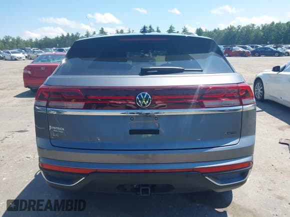 ✅ 2024 Volkswagen Atlas SE • VIN: 1V2HE2CA7RC249877 • Lot: 42614219. Wystawiony na IAAI z przebiegiem 7 108 mil. Bezpłatny archiwum sprzedaży aukcyjnych z USA i szczegółowy raport historii pojazdu na DreamBid. Zdjęcie 17.