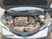 ✅ 2021 Toyota Sienna LE • VIN: 5TDKRKEC4MS016203 • Lot: 43384218. Wystawiony na IAAI z przebiegiem 109 550 mil. Bezpłatny archiwum sprzedaży aukcyjnych z USA i szczegółowy raport historii pojazdu na DreamBid. Zdjęcie 10.