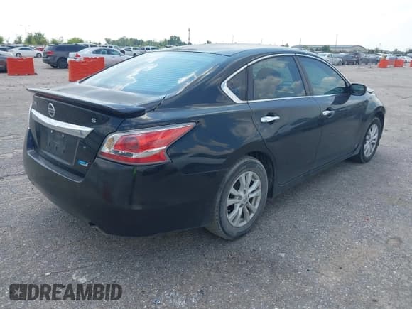 ✅ 2014 Nissan Altima S • VIN: 1N4AL3AP3EC142623 • Lot: 43126122. Wystawiony na IAAI z przebiegiem 152 098 mil. Bezpłatny archiwum sprzedaży aukcyjnych z USA i szczegółowy raport historii pojazdu na DreamBid. Zdjęcie 4.