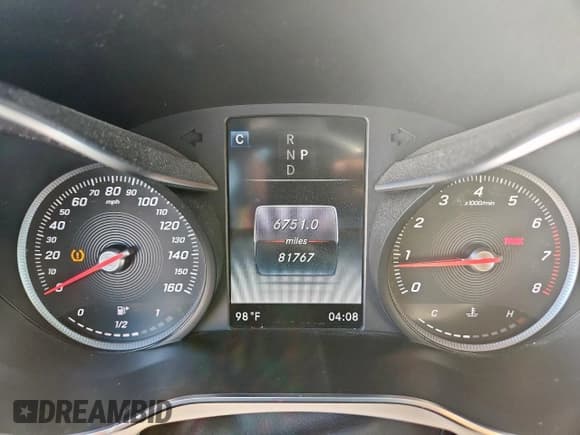 ✅ 2018 Mercedes-Benz C 300 • VIN: 55SWF4JB9JU259460 • Lot: 84565205. Wystawiony na Copart z przebiegiem 81 767 mil. Bezpłatny archiwum sprzedaży aukcyjnych z USA i szczegółowy raport historii pojazdu na DreamBid. Zdjęcie 9.