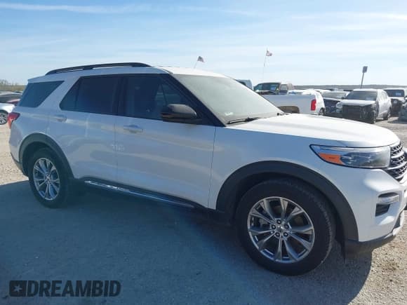 ✅ 2022 Ford Explorer XLT • VIN: 1FMSK7DH9NGA02304 • Lot: 43865458. Wystawiony na IAAI z przebiegiem 79 734 mil. Bezpłatny archiwum sprzedaży aukcyjnych z USA i szczegółowy raport historii pojazdu na DreamBid. Zdjęcie 13.
