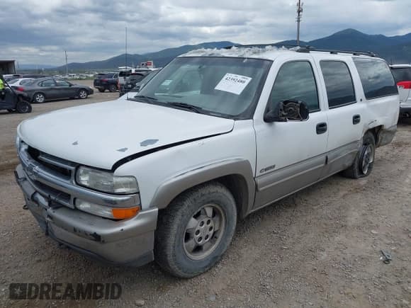 ✅ 2000 Chevrolet Suburban LS • VIN: 3GNFK16T5YG181686 • Лот: 42392480. Опубликован ранее на IAAI с пробегом 300 323 миль. Бесплатный доступ к архиву аукционных продаж из США и подробный отчёт об истории автомобиля на DreamBid. Изображение 17.