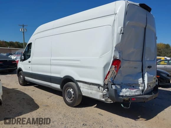 ✅ 2021 Ford Transit Cargo • VIN: 1FTBW3X83MKA14151 • Lot: 43493696. Wystawiony na IAAI z przebiegiem 102 256 mil. Bezpłatny archiwum sprzedaży aukcyjnych z USA i szczegółowy raport historii pojazdu na DreamBid. Zdjęcie 3.