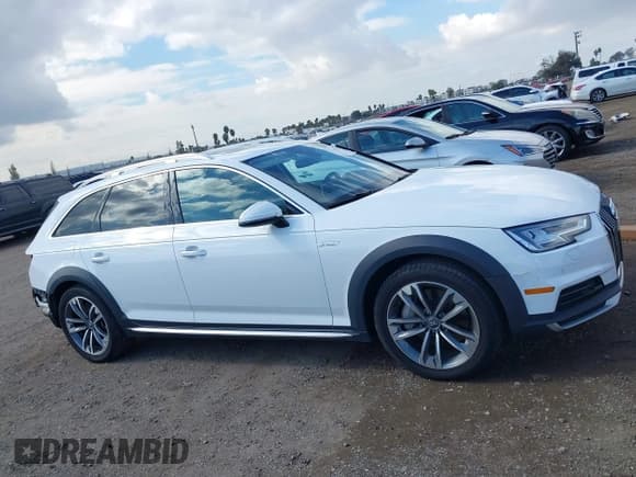 ✅ 2019 Audi A4 allroad Premium Plus • VIN: WA18NAF43KA008850 • Lot: 43752088. Listed on IAAI with 53,274 mi. Free auction sales archive from the USA and detailed vehicle history report at DreamBid. Image 14.