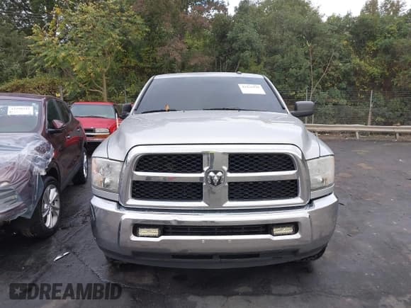 ✅ 2015 Ram 2500 SLT • VIN: 3C6TR4DT5FG562485 • Lot: 43421935. Wystawiony na IAAI z przebiegiem 255 210 mil. Bezpłatny archiwum sprzedaży aukcyjnych z USA i szczegółowy raport historii pojazdu na DreamBid. Zdjęcie 12.
