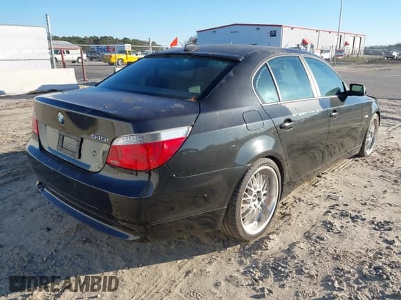 ✅ 2005 BMW 5 Series 545i • VIN: WBANB335X5CN63441 • Лот: 43825697. Опубликован ранее на IAAI с пробегом 76 609 миль. Бесплатный доступ к архиву аукционных продаж из США и подробный отчёт об истории автомобиля на DreamBid. Изображение 4.