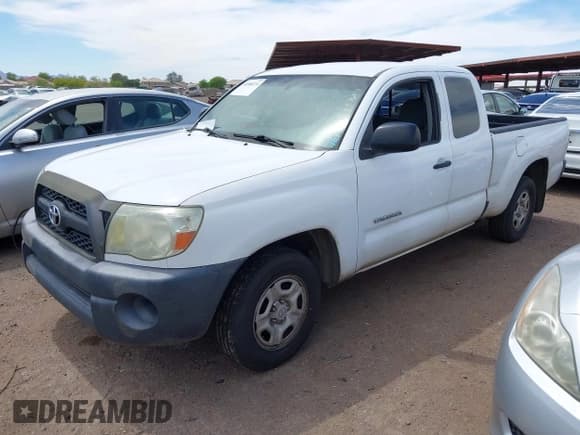 ✅ 2011 Toyota Tacoma • VIN: 5TFTX4CN9BX004243 • Lot: 42088724. Listed on IAAI with 340,241 mi. Free auction sales archive from the USA and detailed vehicle history report at DreamBid. Image 2.