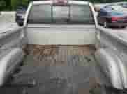 2005 Chevrolet Silverado 1500 Work Truck z VIN 1GCEC14X55Z142602, wystawiony jako Copart lot #65685494 z przebiegiem 103 299 mil mil oraz Czysty tytuł • Clean title. Historia ofert i sprzedaży dostępna na DreamBid. Obrazek 10.