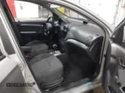 ✅ 2010 Chevrolet Aveo 1LT • VIN: KL1TD5DE6AB125781 • Lot: 41736173. Wystawiony na IAAI z przebiegiem 234 223 mil. Bezpłatny archiwum sprzedaży aukcyjnych z USA i szczegółowy raport historii pojazdu na DreamBid. Zdjęcie 5.