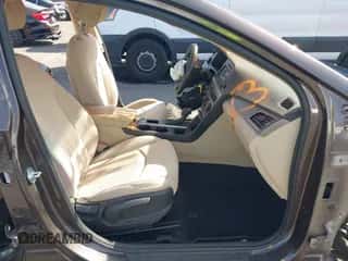 2015 Hyundai Sonata SE с VIN 5NPE24AF8FH127262, выставлен на аукционе IAAI как лот 43235413 с пробегом Не указан миль и . История ставок и продаж доступна на DreamBid. Изображение 5.