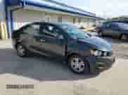 2014 Chevrolet Sonic LT z VIN 1G1JC5SH9E4165775, wystawiony jako Copart lot #73104784 z przebiegiem 109 625 mil mil oraz Czysty tytuł • Clean title. Historia ofert i sprzedaży dostępna na DreamBid. Obrazek 4.