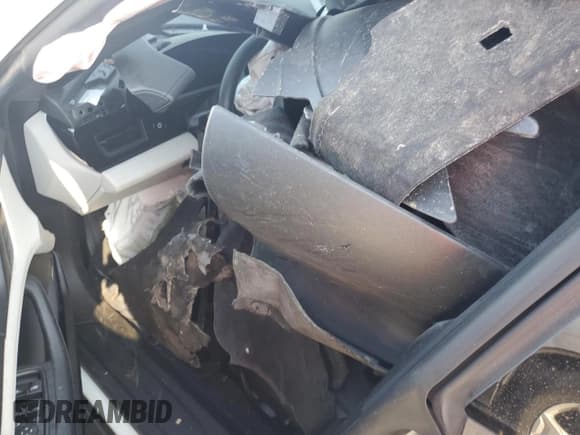 ✅ 2022 Porsche Taycan • VIN: WP0AA2Y1XNSA13556 • Лот: 63772485. Опубликован ранее на Copart с пробегом Не указан. Бесплатный доступ к архиву аукционных продаж из США и подробный отчёт об истории автомобиля на DreamBid. Изображение 8.