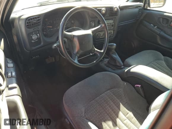 ✅ 2002 Chevrolet Blazer LS • VIN: 1GNCS18W02K221232 • Lot: 87076505. Listed on Copart with 76,422 mi. Free auction sales archive from the USA and detailed vehicle history report at DreamBid. Image 8.