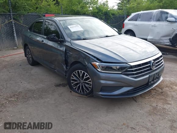 ✅ 2019 Volkswagen Jetta SEL • VIN: 3VWE57BU2KM075585 • Lot: 42573777. Listed on IAAI with 103,430 mi. Free auction sales archive from the USA and detailed vehicle history report at DreamBid. Image 1.