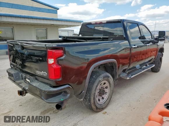 ✅ 2020 Chevrolet Silverado 2500HD High Country • VIN: 1GC4YREY3LF103878 • Лот: 81100165. Опубликован ранее на Copart с пробегом 378 595 миль. Бесплатный доступ к архиву аукционных продаж из США и подробный отчёт об истории автомобиля на DreamBid. Изображение 3.