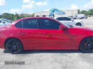✅ 2017 Alfa Romeo Giulia Ti • VIN: ZARFAECN5H7531991 • Lot: 42512139. Wystawiony na IAAI z przebiegiem 117 776 mil. Bezpłatny archiwum sprzedaży aukcyjnych z USA i szczegółowy raport historii pojazdu na DreamBid. Zdjęcie 13.
