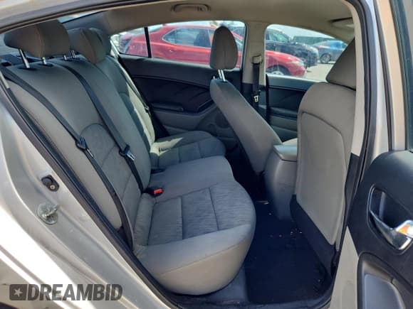 ✅ 2015 Kia Forte LX • VIN: KNAFK4A63F5349595 • Лот: 82332005. Опубликован ранее на Copart с пробегом 146 746 миль. Бесплатный доступ к архиву аукционных продаж из США и подробный отчёт об истории автомобиля на DreamBid. Изображение 10.