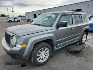 ✅ 2011 Jeep Patriot Latitude • VIN: 1J4NT1GA7BD285674 • Лот: 94333955. Опубликован ранее на Copart с пробегом 159 524 миль. Бесплатный доступ к архиву аукционных продаж из США и подробный отчёт об истории автомобиля на DreamBid. Изображение 1.