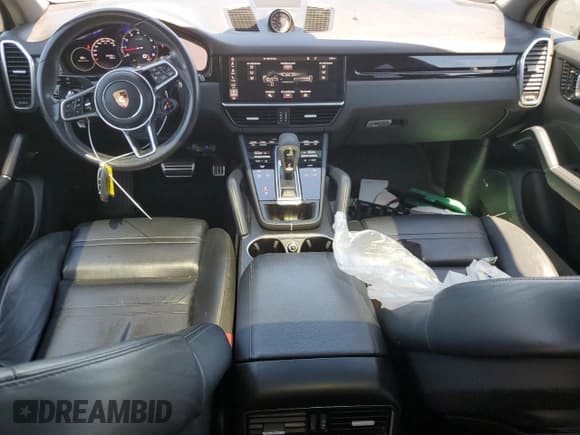 ✅ 2019 Porsche Cayenne S • VIN: WP1AB2AY3KDA63831 • Lot: 66172115. Wystawiony na Copart z przebiegiem 47 420 mil. Bezpłatny archiwum sprzedaży aukcyjnych z USA i szczegółowy raport historii pojazdu na DreamBid. Zdjęcie 8.