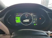 ✅ 2018 Chevrolet Bolt EV Premier • VIN: 1G1FX6S02J4112484 • Lot: 85798894. Wystawiony na Copart z przebiegiem 79 557 mil. Bezpłatny archiwum sprzedaży aukcyjnych z USA i szczegółowy raport historii pojazdu na DreamBid. Zdjęcie 9.