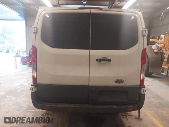 ✅ 2018 Ford Transit • VIN: 1FTYR1ZM1JKB16995 • Lot: 42186050. Wystawiony na IAAI z przebiegiem 140 180 mil. Bezpłatny archiwum sprzedaży aukcyjnych z USA i szczegółowy raport historii pojazdu na DreamBid. Zdjęcie 16.
