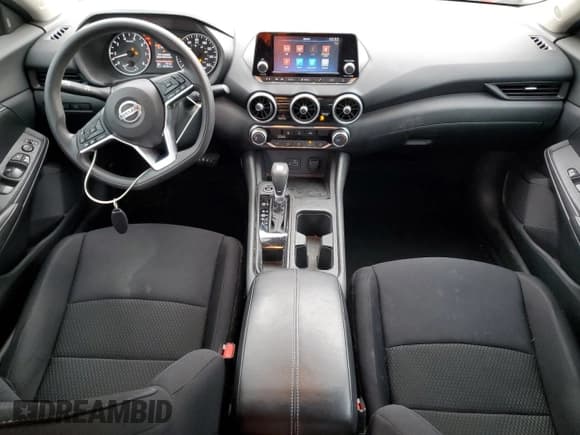 ✅ 2021 Nissan Sentra S • VIN: 3N1AB8BV7MY325877 • Lot: 92745415. Wystawiony na Copart z przebiegiem 38 764 mil. Bezpłatny archiwum sprzedaży aukcyjnych z USA i szczegółowy raport historii pojazdu na DreamBid. Zdjęcie 8.