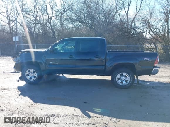 ✅ 2009 Toyota Tacoma PreRunner • VIN: 3TMJU62N99M074807 • Lot: 41664211. Listed on IAAI with 230,481 mi. Free auction sales archive from the USA and detailed vehicle history report at DreamBid. Image 15.