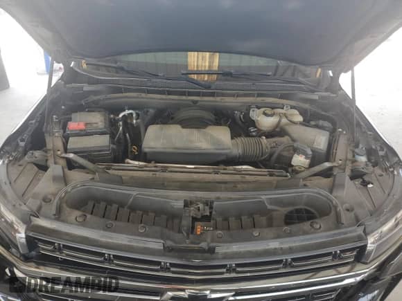 ✅ 2021 Chevrolet Suburban RST • VIN: 1GNSCEKD6MR353235 • Lot: 58855405. Wystawiony na Copart z przebiegiem 139 975 mil. Bezpłatny archiwum sprzedaży aukcyjnych z USA i szczegółowy raport historii pojazdu na DreamBid. Zdjęcie 12.