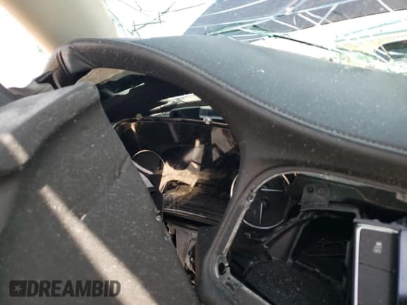 ✅ 2021 Buick Enclave Avenir • VIN: 5GAERDKW6MJ204243 • Лот: 70982484. Опубликован ранее на Copart с пробегом Не указан. Бесплатный доступ к архиву аукционных продаж из США и подробный отчёт об истории автомобиля на DreamBid. Изображение 9.