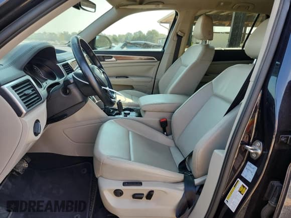 ✅ 2018 Volkswagen Atlas SEL • VIN: 1V2MR2CAXJC527954 • Лот: 81313565. Опубликован ранее на Copart с пробегом 84 812 миль. Бесплатный доступ к архиву аукционных продаж из США и подробный отчёт об истории автомобиля на DreamBid. Изображение 7.