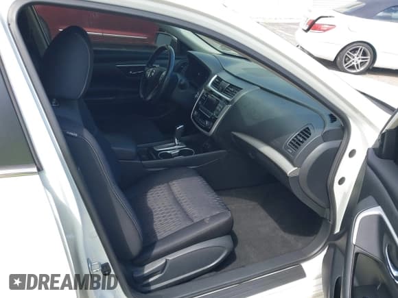 ✅ 2018 Nissan Altima SV • VIN: 1N4AL3AP0JC171104 • Lot: 43116776. Listed on IAAI with 160,000 mi. Free auction sales archive from the USA and detailed vehicle history report at DreamBid. Image 5.